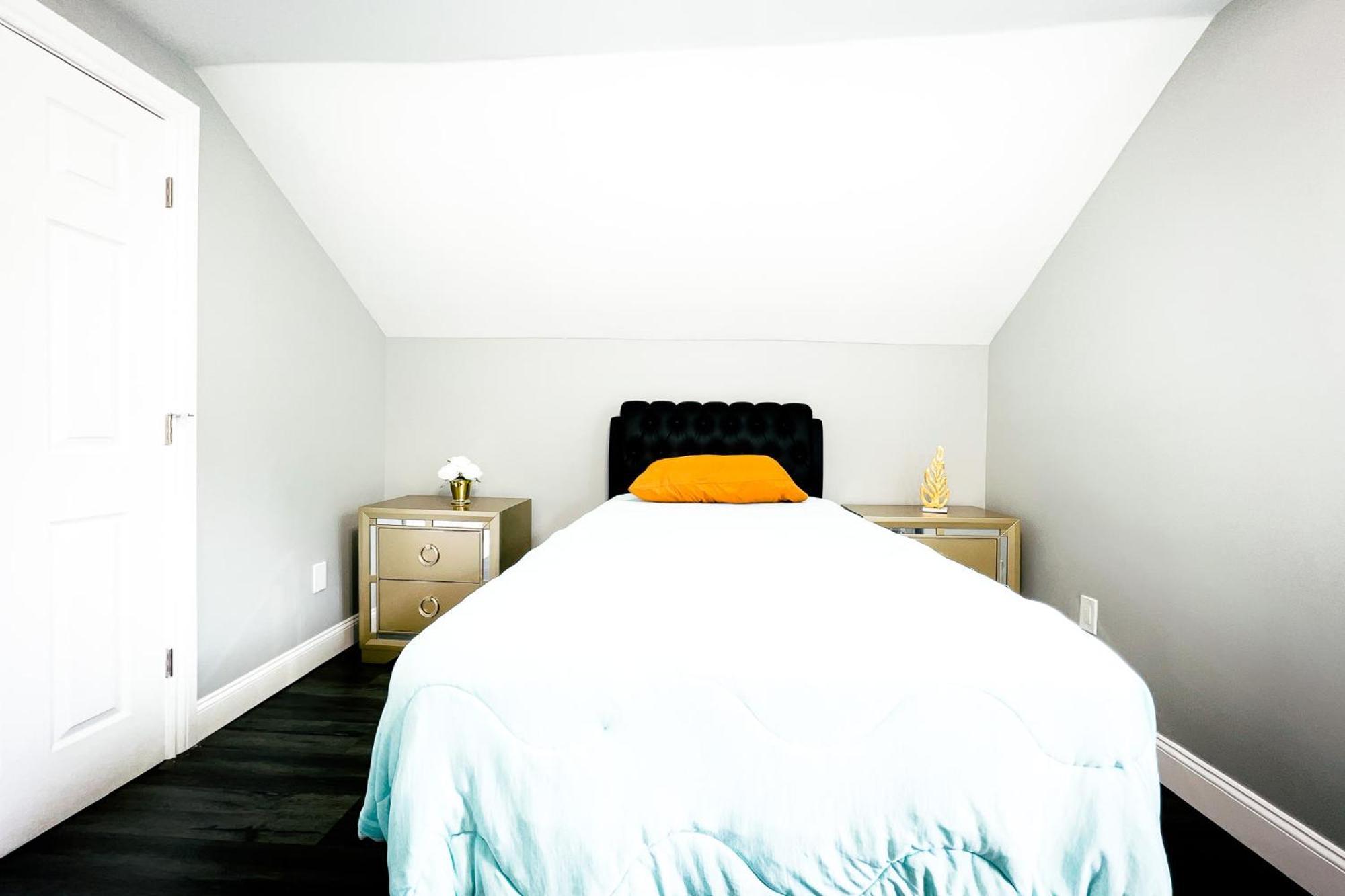 2 Homes, 1 Stay-7Br Niagara Falls Compound Dış mekan fotoğraf